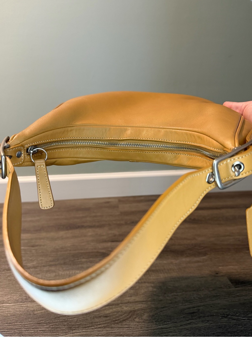 Coach Legacy West Zoe Hobo - Picture 6 of 16